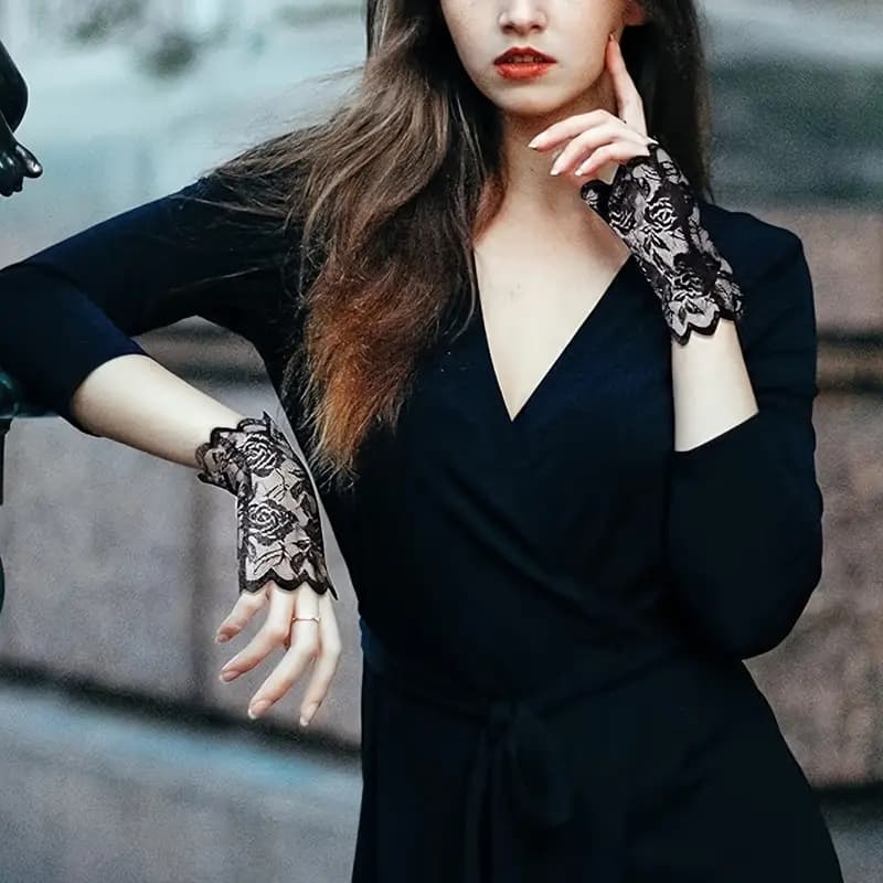 Ladies Black Floral Lace Fingerless Gloves G2