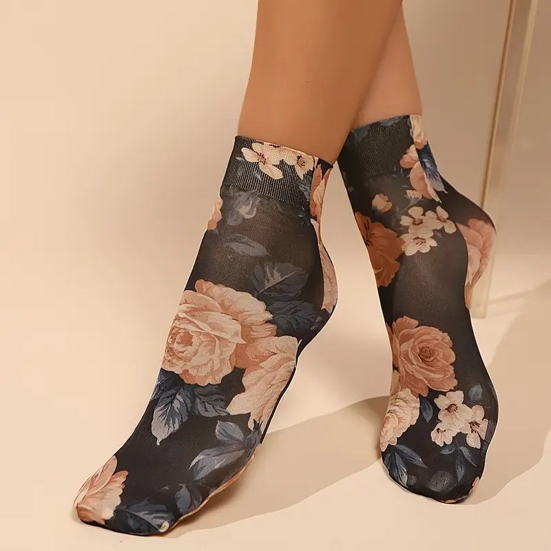 Beige Roses Floral Design Ladies Sexy Ankle Socks P224